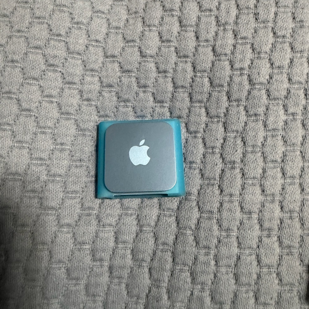 Apple Aqua iPod Shuffle